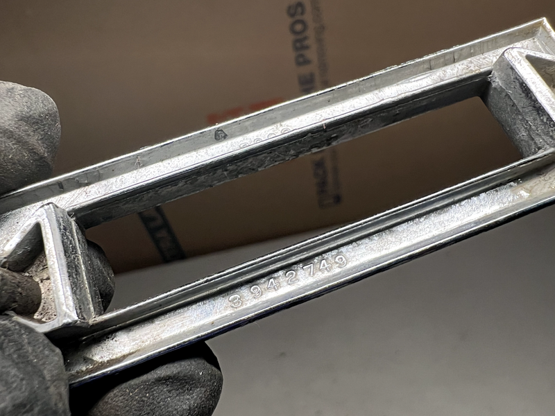 OEM 1969 Chevrolet Chevelle Camaro Side Marker Lens Chrome Housing #3942749 B18