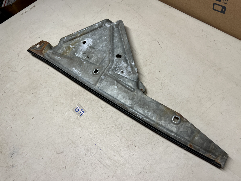 1965 1966 Chevrolet Impala 2dr Coupe Quarter Window Track RH F203 65 66 B39-1