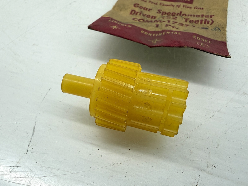 NOS 1960 - 1970 FORD MUSTANG FAIRLANE FALCON Speedometer Drive Gear C0MM-17271-B