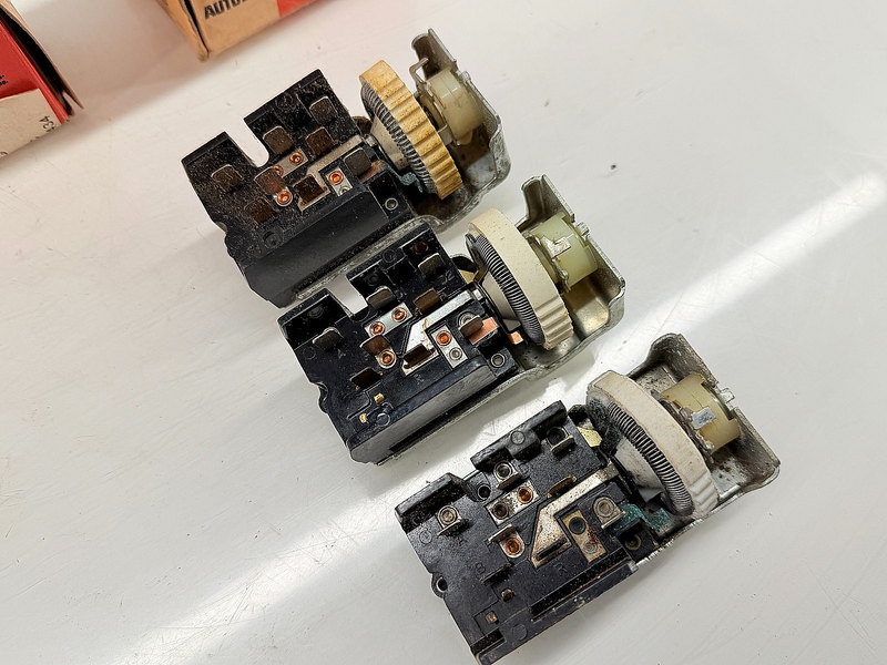 (1) NOS 1965 Ford Motorcraft Headlight Switch C5GY-11654-C SW-630 C56-52