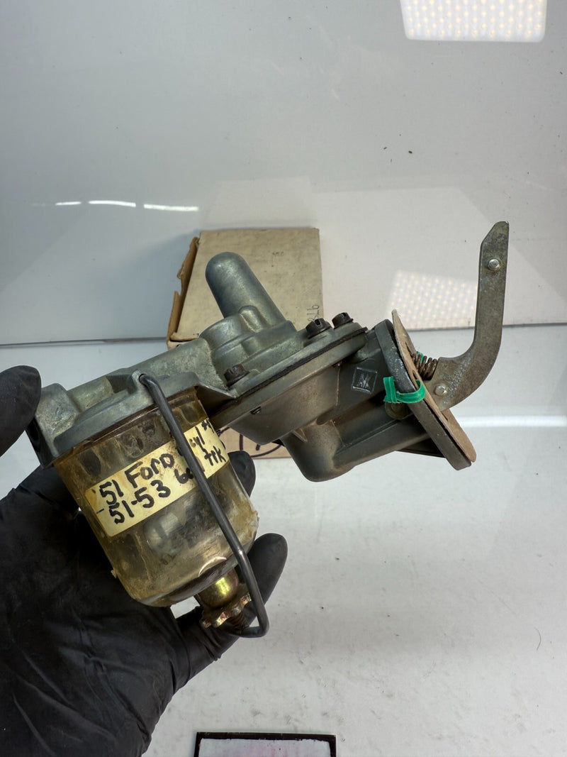 NORS 1951 - 1953 Ford Truck 6CYL FUEL PUMP L HEAD ENGINE 9786 51 52 53 F-17