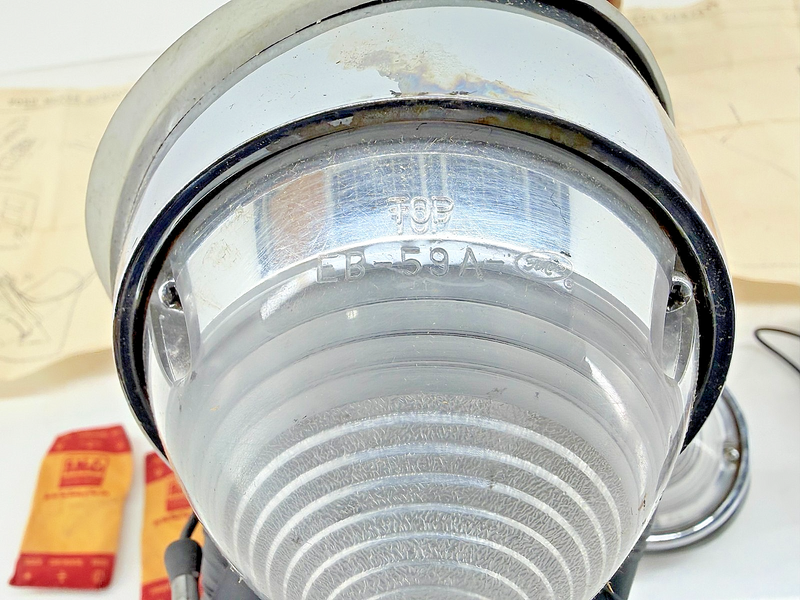 NOS 1960 1961 FORD MERCURY COMET PAIR BACKUP LIGHT ASSEMBLY C1KF-15499-D C60-4