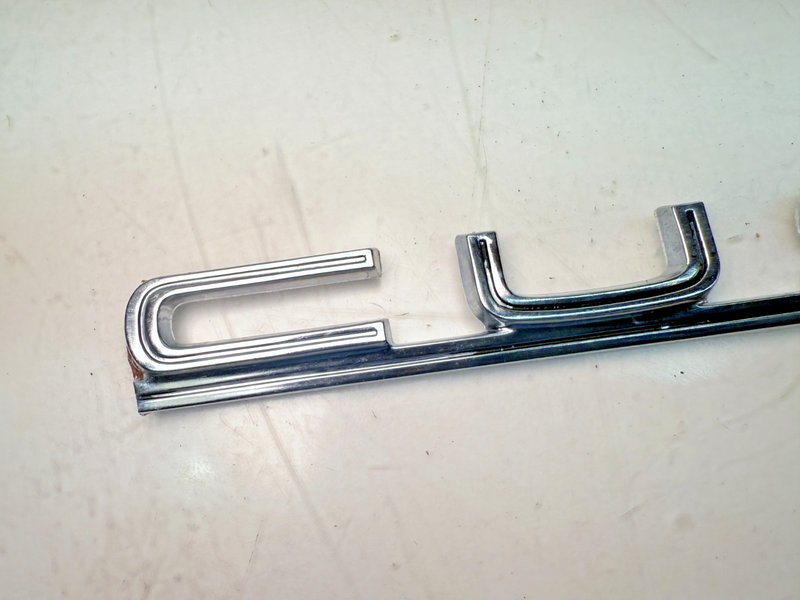 VINTAGE 1965 FORD GALAXIE 500 " CUSTOM " EMBLEM SCRIPT E7-15