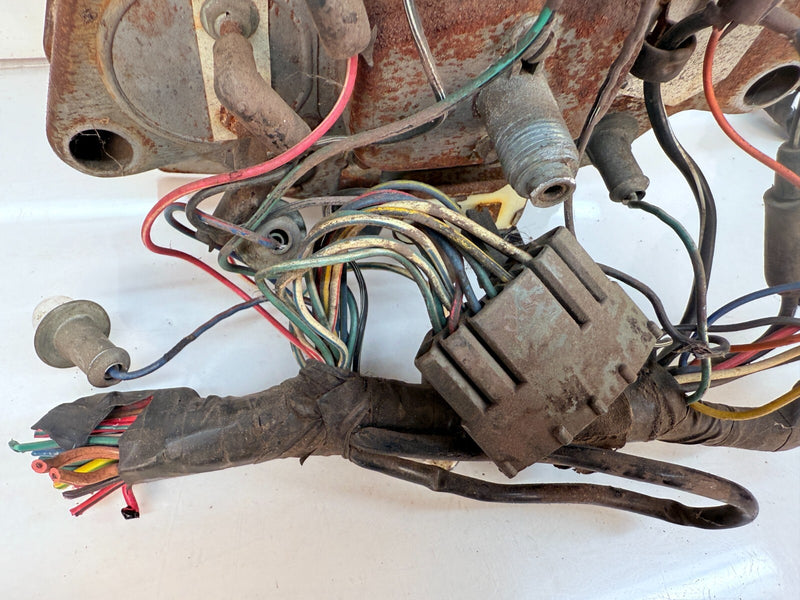 Original Early Classic Ford Bronco Gauge Cluster Speedometer D2BF-10876 B62-30