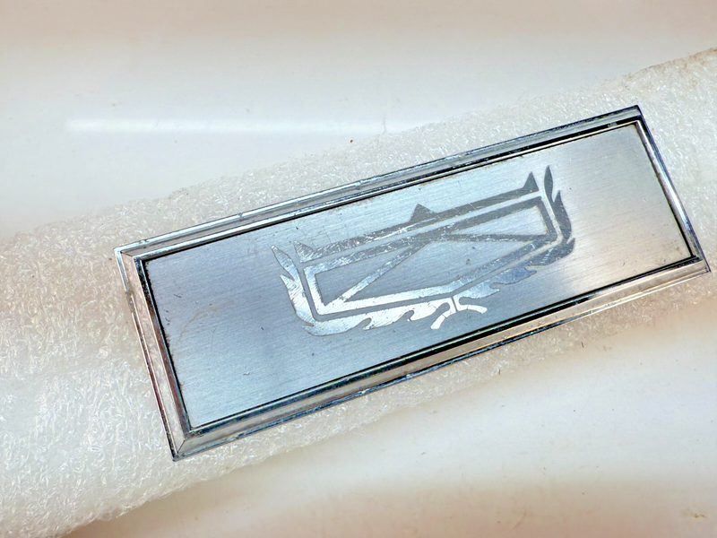 OEM 1977 - 1979 Ford LTD II Interior Door Panel Emblem D70B-65208A04-BA B32-226