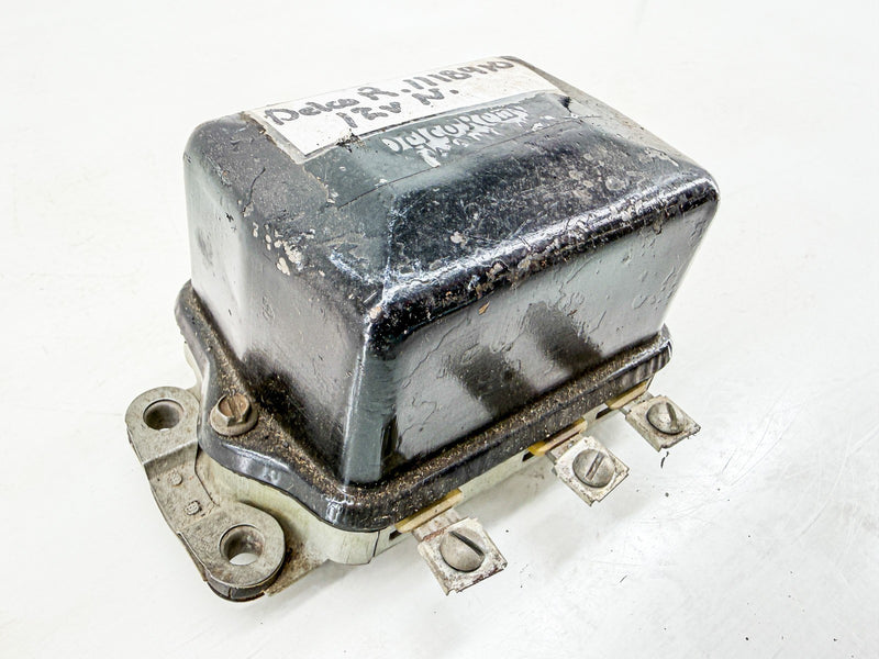 Vintage GM DELCO REMY 12 VOLT VOLTAGE REGULATOR 1118910 C47-86