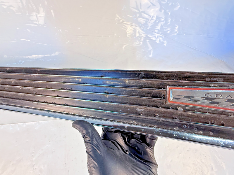 OEM 1962 Pontiac Grand Prix Tail Panel Trunk Lid Molding Trim Cover Emblem U3B-4