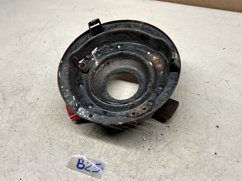 1960 CHEVROLET IMPALA BELAIR BISCAYNE LEFT HEADLIGHT BUCKET SUPPORT BRACKET B25