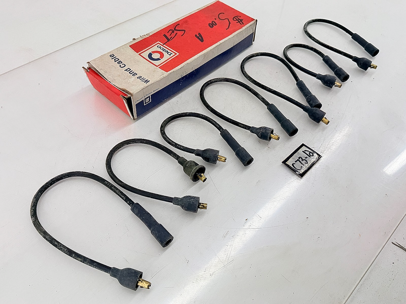 NOS DELCO IGNITION CABLES / SPARK PLUG WIRE SET GM 8912699 456-S C73-12