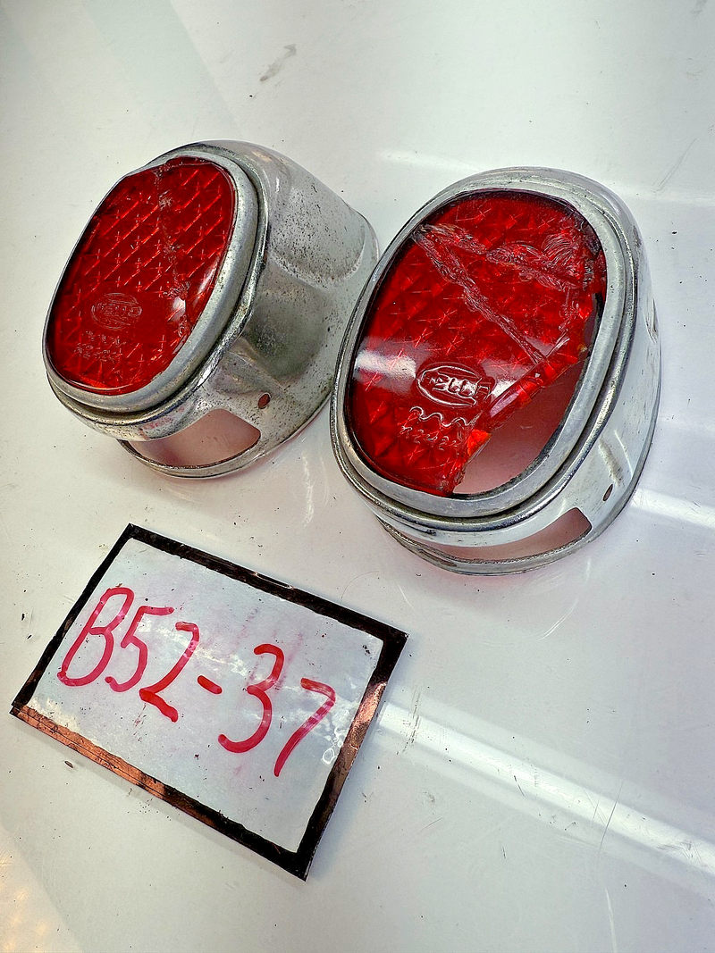 Vintage PAIR Hella Glass Marker Fender Lights Housings Harley Automobile B52-37
