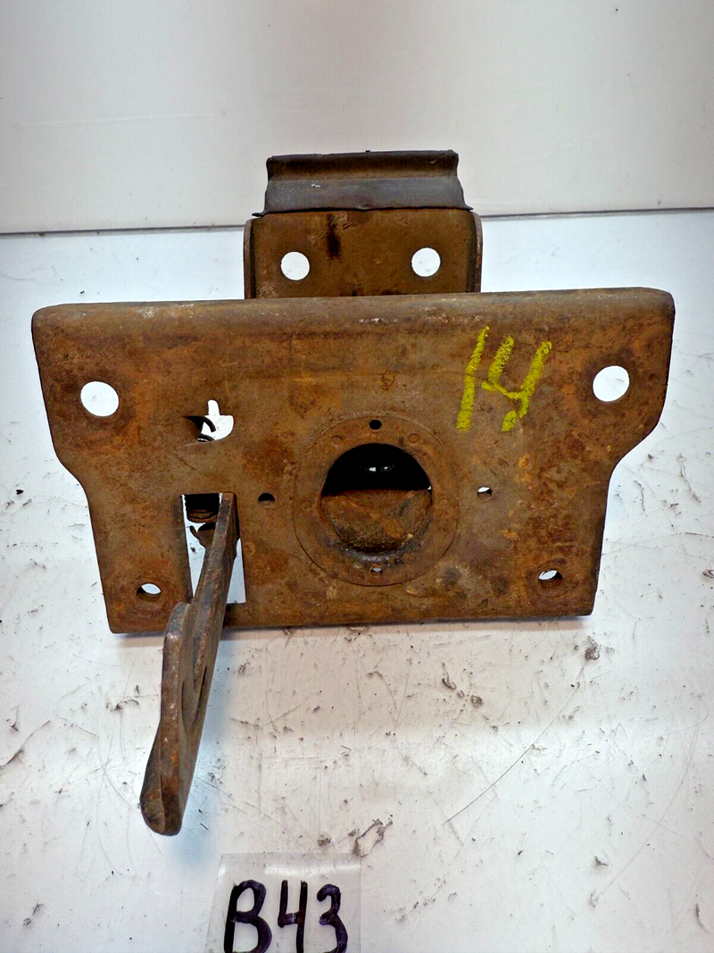 1975-80 Chevy Squarbody C10-30 K10-30 K5 Blazer Suburban Jimmy Hood Latch B43-14