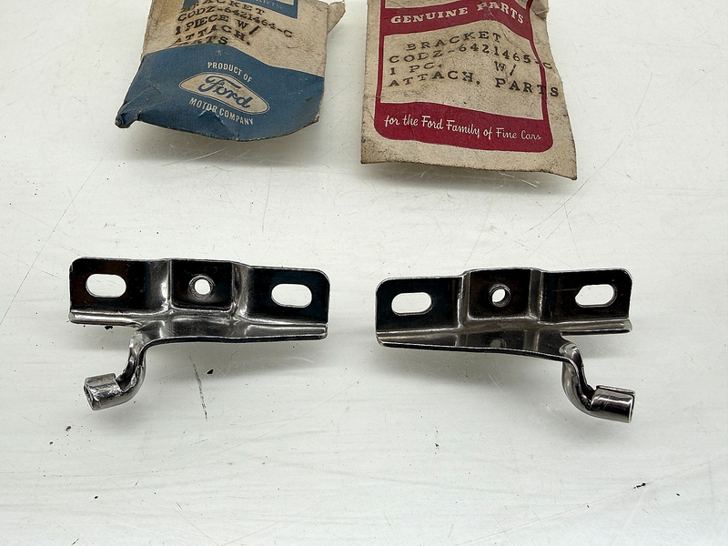 NOS 1960 - 1963 FORD FALCON VENT WINDOW PIVOT BRACKETS C0DZ-6421464-C C67-117
