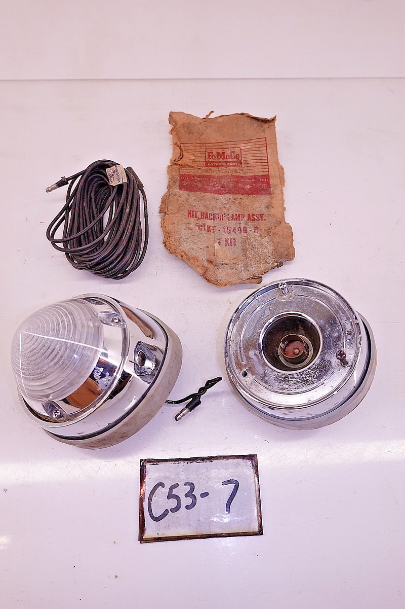 NOS 1960 1961 FORD MERCURY COMET PAIR BACKUP LIGHT ASSEMBLY C1KF15499-D C53-7