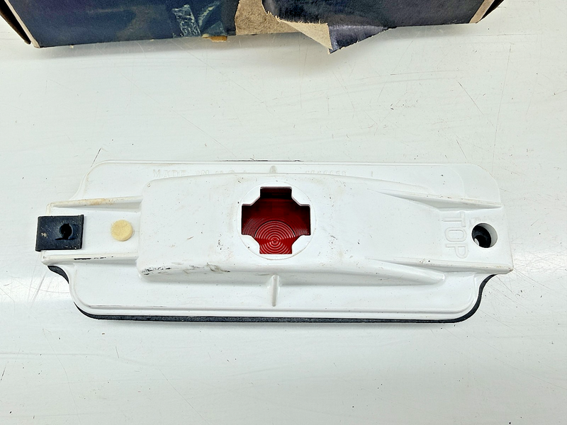 NOS 1968 1969 CHEVROLET IMPLALA CAPRICE REAR MARKER LAMP LENS 5959658 C71-59
