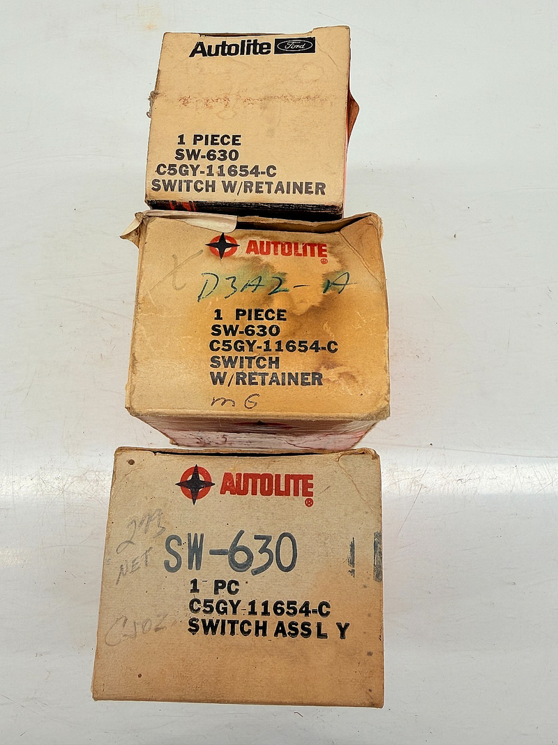 (1) NOS 1965 Ford Motorcraft Headlight Switch C5GY-11654-C SW-630 C56-52