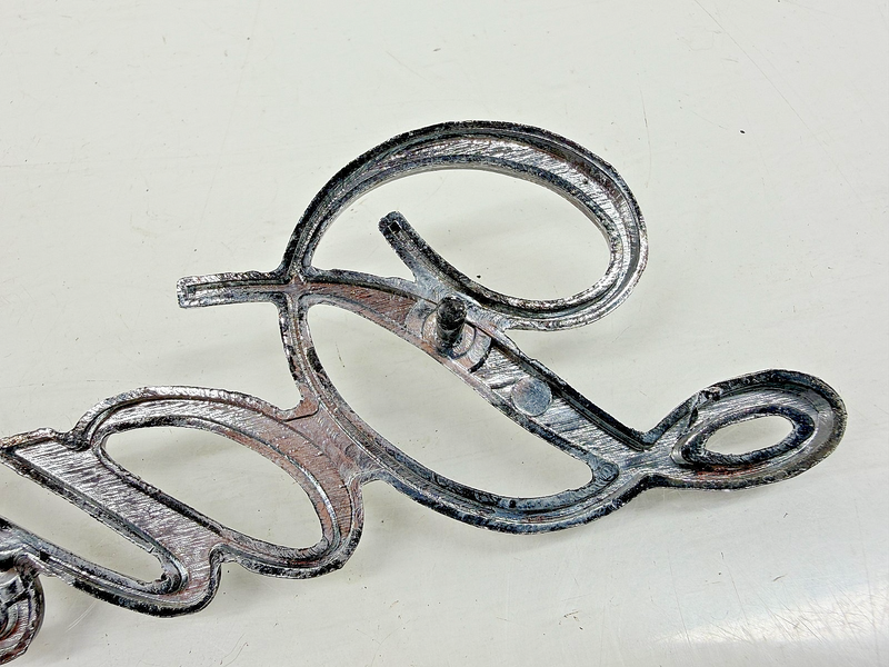 OEM 1970 - 1978 DATSUN SUNNY B110 1200 240Z 260Z 280Z TRUNK SCRIPT EMBLEM E9-116