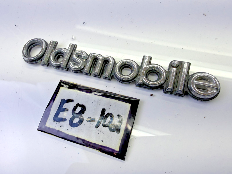 OEM 1978 - 1988 OLDSMOBILE CUTLASS LOGO BADGE SIGN SYMBOL EMBLEM E8-102