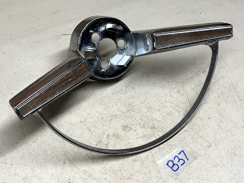 OEM 1965 1966 Chevy Impala Caprice Steering Wheel Horn Ring 3882985 65 66 B37-31