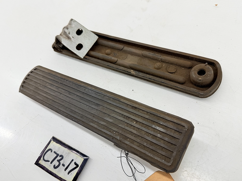 NOS 1940 - 1942 1946 - 1948 CHEVY GAS PEDAL FLEETLINE STYLELINE 3753794 C73-17