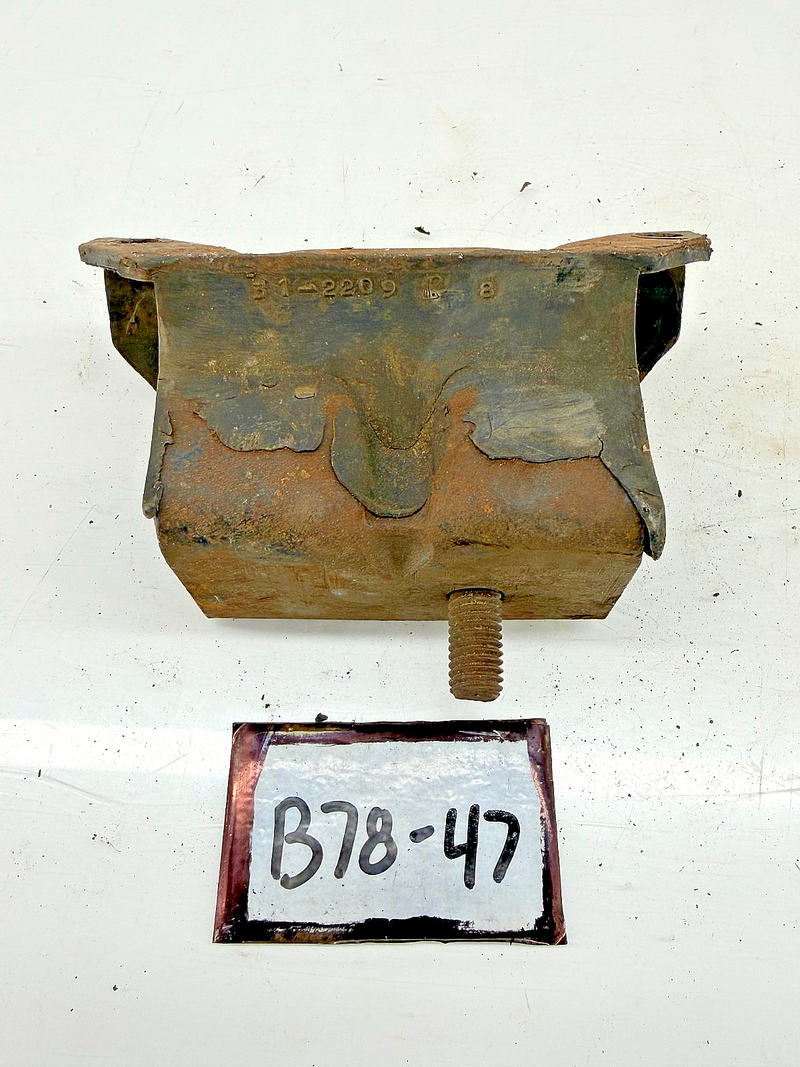 OEM 1961 1962 FORD GALAXIE 223 CI 6CYL ENGINE FRONT SUPPORT INSULATOR LH B78-47