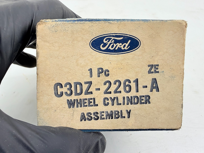 NOS 1960 - 64 FORD FALCON MUSTANG MERCURY COMET REAR BRAKE CYLINDER C3DZ-2261-A