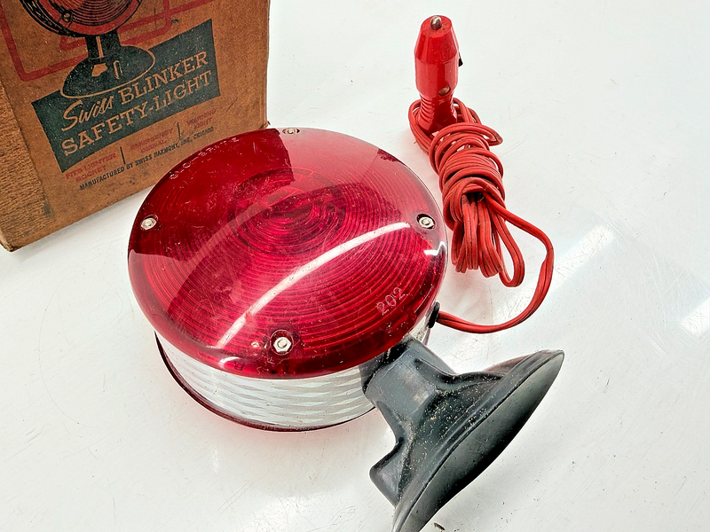 NOS SWISS BLINKER SAFETY LIGHT in Original Box GLO-BRITE 202 C57-81