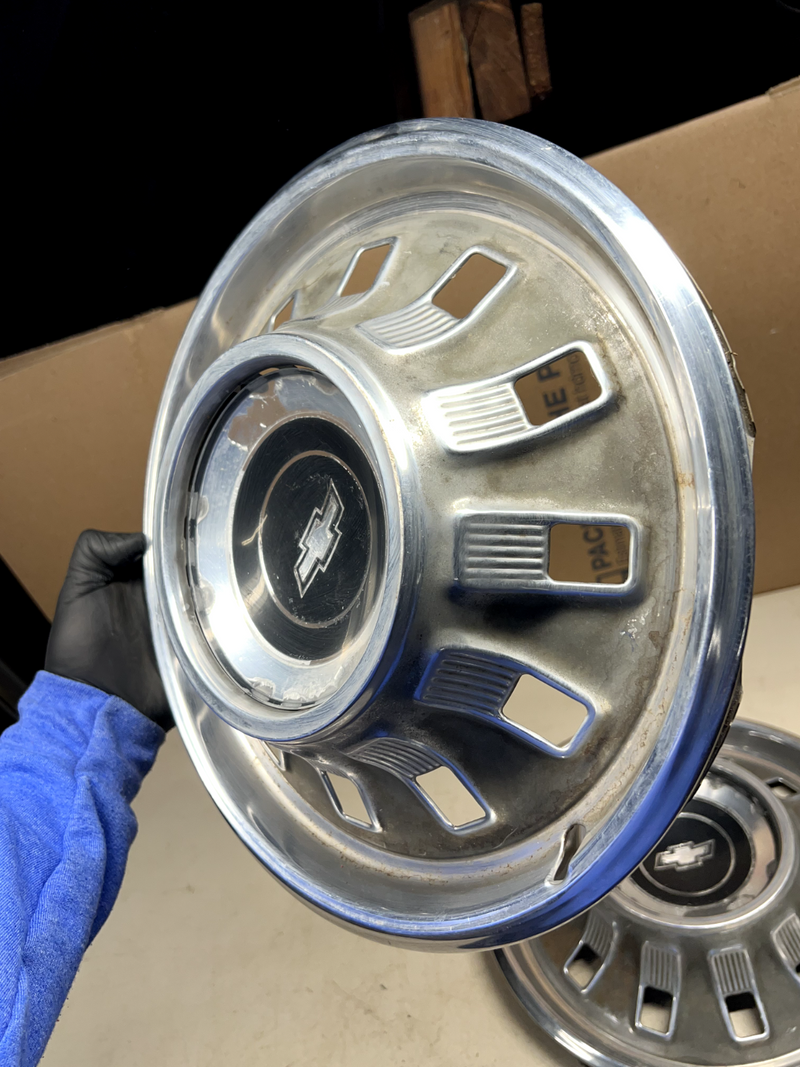 1967 Chevrolet Pair 14" HUBCAP Wheel Cover Biscayne IMPALA CAPRICE 67 B40-6