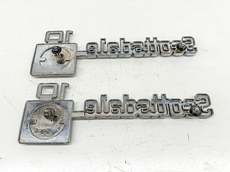 OEM 1973 - 1980 CHEVY TRUCK SCOTTSDALE 10 FENDER EMBLEM PAIR 349690 E10-3
