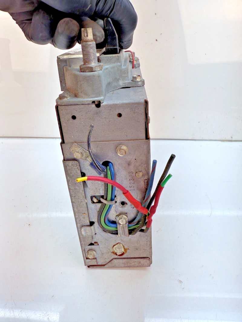 1962 - 1964 Ford Fairlane 500 Dash AM Radio Push Button Ranchero Montego B70-27