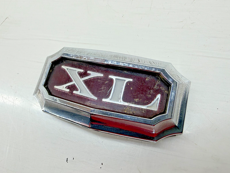 OEM 1969 FORD GALAXIE 500 XL HOOD ORNAMENT BADGE C9AB-16607-B E7-109