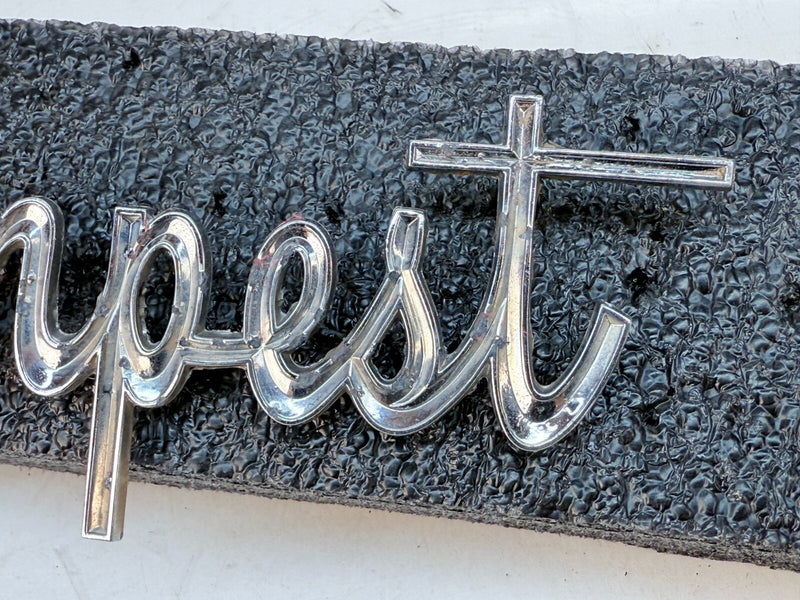 OEM 1966 GM Pontiac Tempest  Fender Emblem 7586905 Script Ornament B32-347