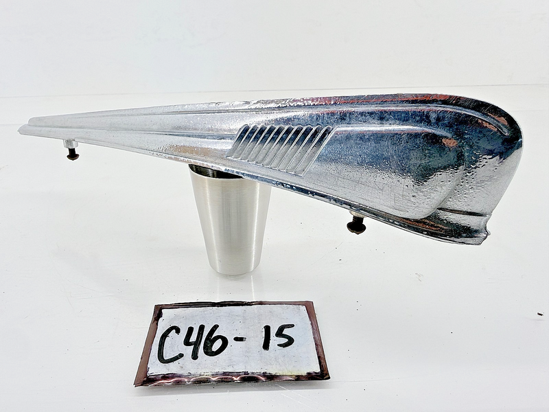 1940 CHEVROLET HOOD ORNAMENT MASTER & SPECIAL DELUXE T-29806 SEDAN COUPE C46-15