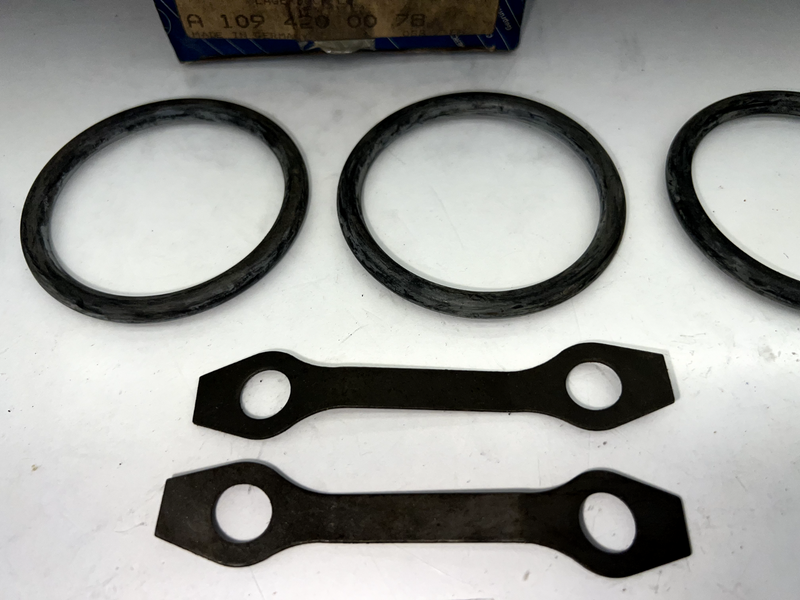 NOS Genuine Mercedes W109 S-Class W108 Saloon W109 Repair Kit 1094200078 C1-18