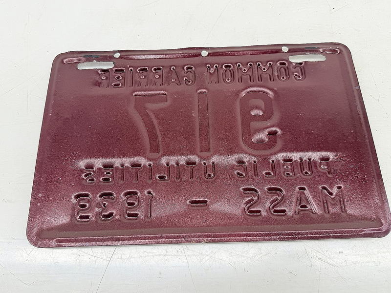 Repainted 1939 COMMON CARRIER 917 Massachusetts License Plate Sign MA 917 C76-36