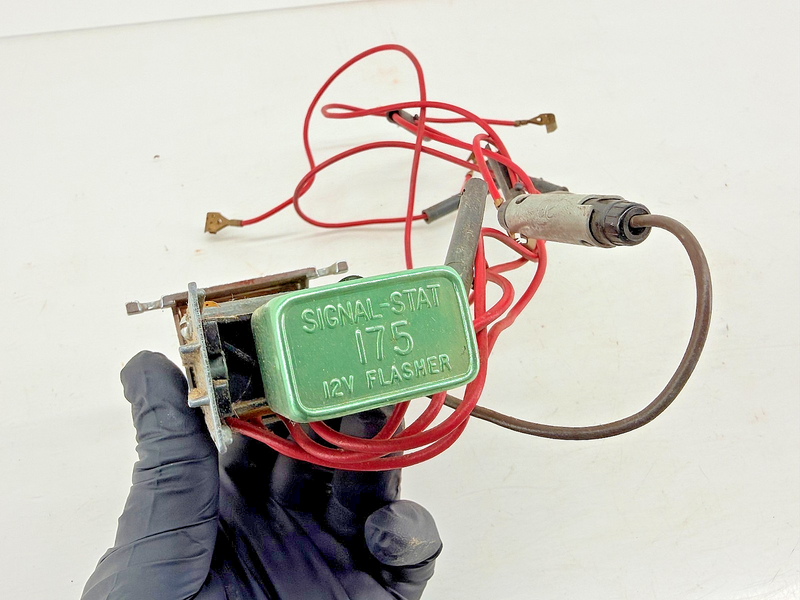 1966 C10 Signal-Stat Flarestat 105 12 Volt Hazard 4 Way Flasher Switch C57-60