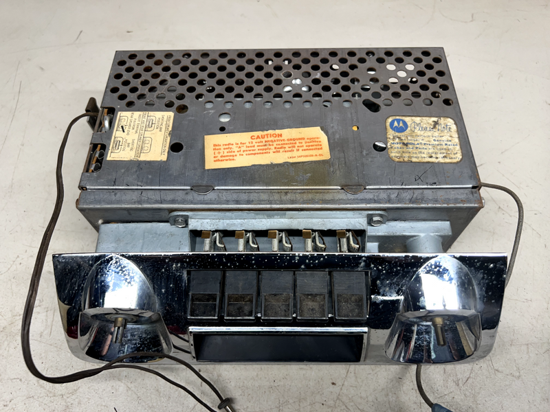 1959-1960 CHEVROLET IMPALA BEL AIR BISCAYNE MOTOROLA AM RADIO Bezel 59 60 B21