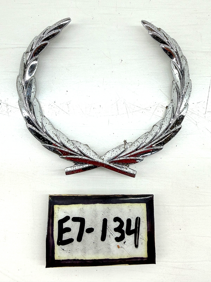 OEM 1976 - 1979 Cadillac Seville Eldorado Fleetwood Chrome Wreath Emblem E7-134