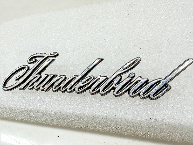 OEM 1970 FORD THUNDERBIRD QUARTER SCRIPT EMBLEM D0SB-6525632-A E10-42