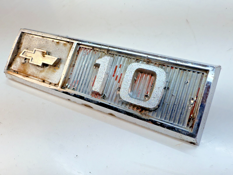 OEM 1965 Chevy Truck C10 Side Emblems 3856094 Chevrolet Half Ton E6-104