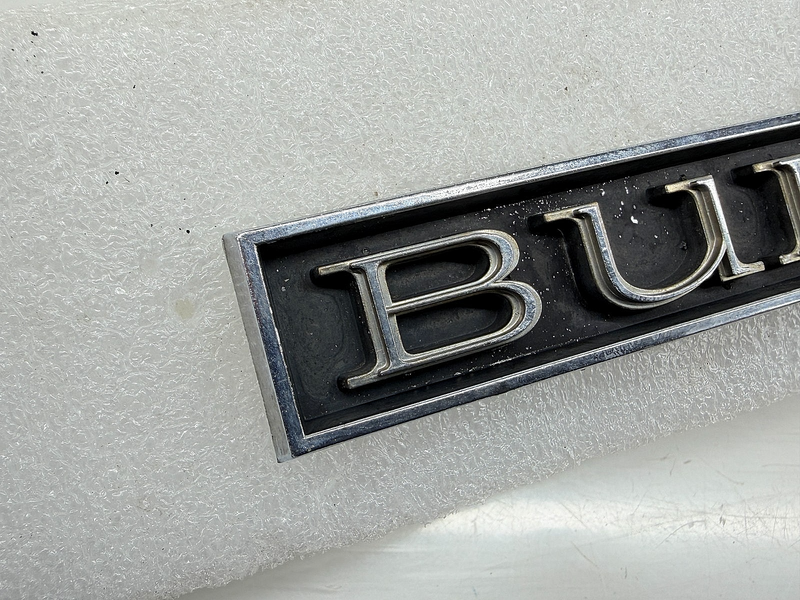 OEM 1968 - 1973 Buick Electra LeSabre Wildcat Emblem Badge  242104 E9-83