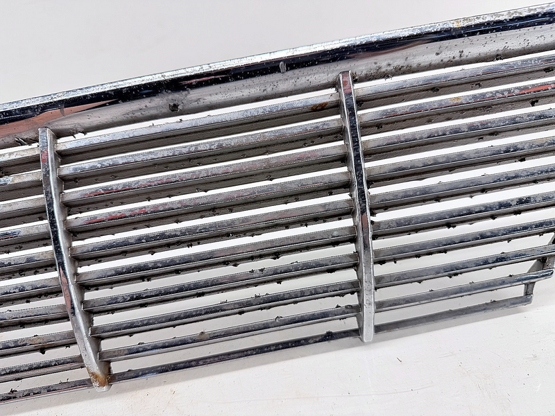 OEM 1961 Pontiac Left Grille Catalina Super Duty Bonneville GM 538535 B43-60