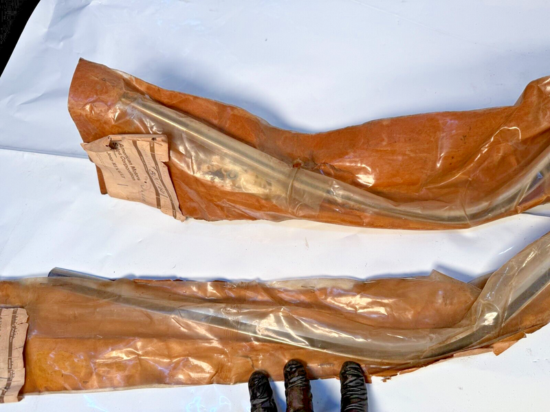 (1) NOS 1984 AMC Jeep Renault Fender Trim Moulding 8131766 84 S2-38