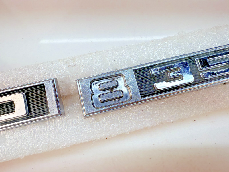 OEM Vintage 1969 - 1972 CHEVY TRUCK PAIR OF 8 350 FENDER EMBLEM 3950926 B32-258