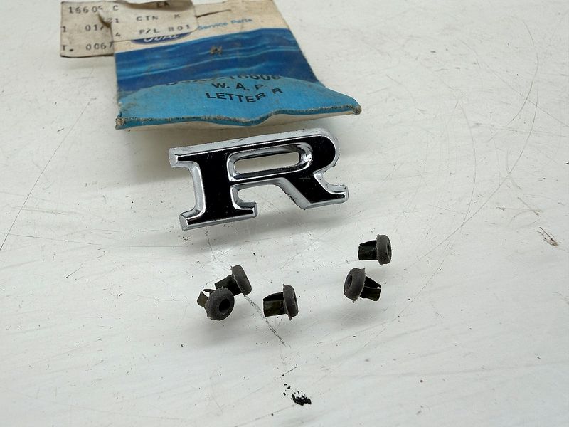 NOS 1973 - 1979 FORD MUSTANG GALAXIE LTD LETTER R EMBLEM D3AZ-16606-C C67-147
