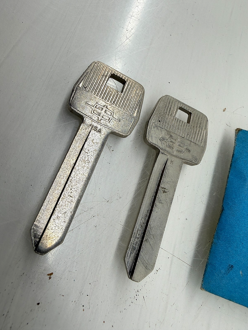NOS 1970 - 1979 FORD Lincoln Continental Door Ignition Keys D0VY6522053A C67-151