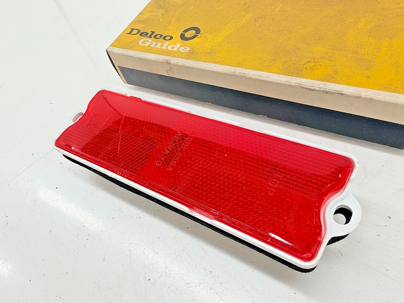 NOS 1970 Chevrolet Impala Caprice Wagon Rear Side Marker Lamp Lens 917127 C71-69