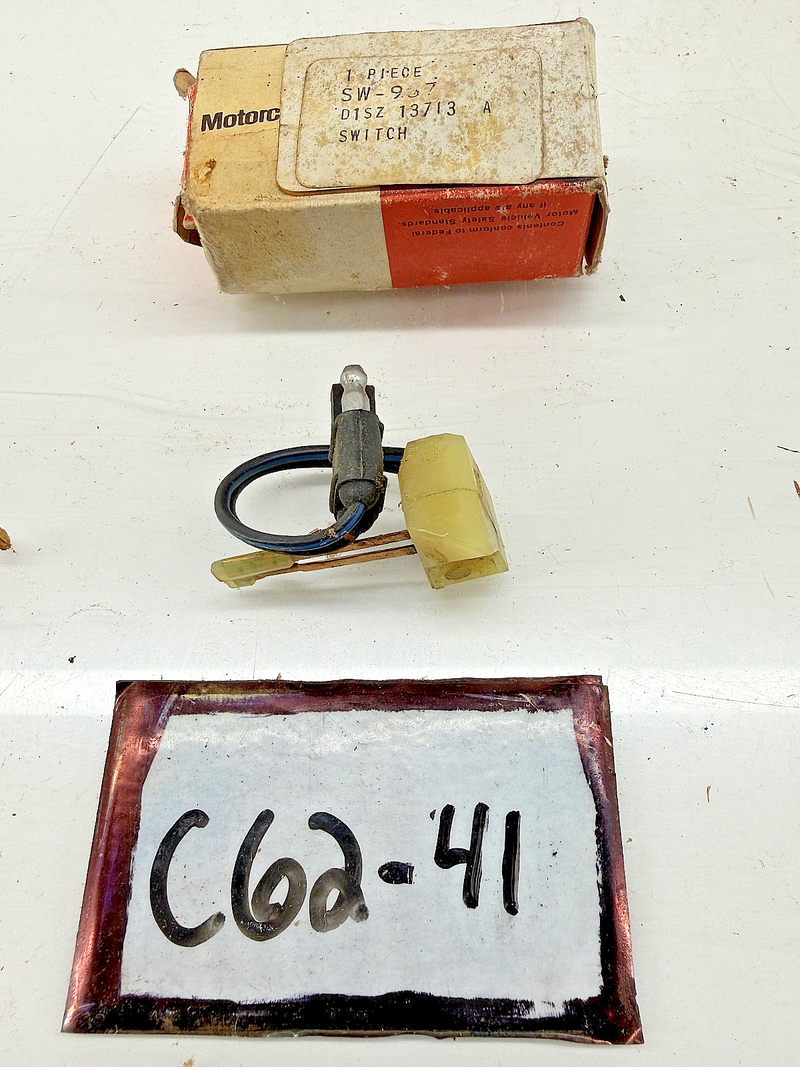 NOS 1968 - 1971 Ford Thunderbird Door Courtesy Switch D1SZ-13713-A C62-41