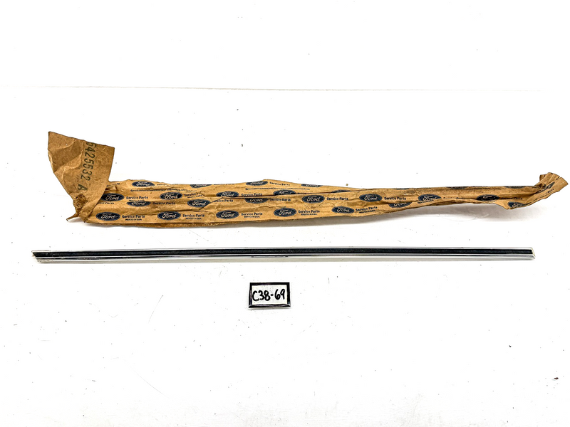 NOS 1972 FORD TORINO BODY SIDE TRIM MOLDING D2OZ-5425532-A C38-69