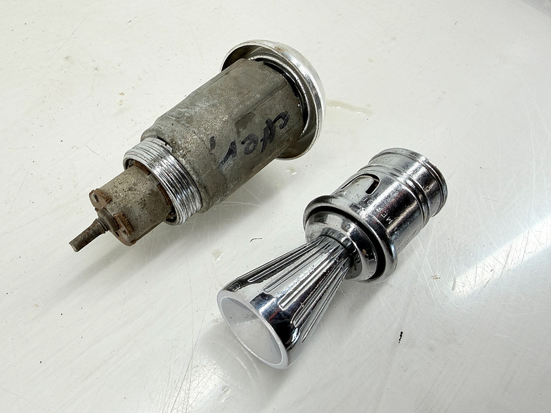 OEM 1961 1962 1963 CHEVROLET IMPALA BELAIR CIGARETTE LIGHTER & SOCKET C67-77