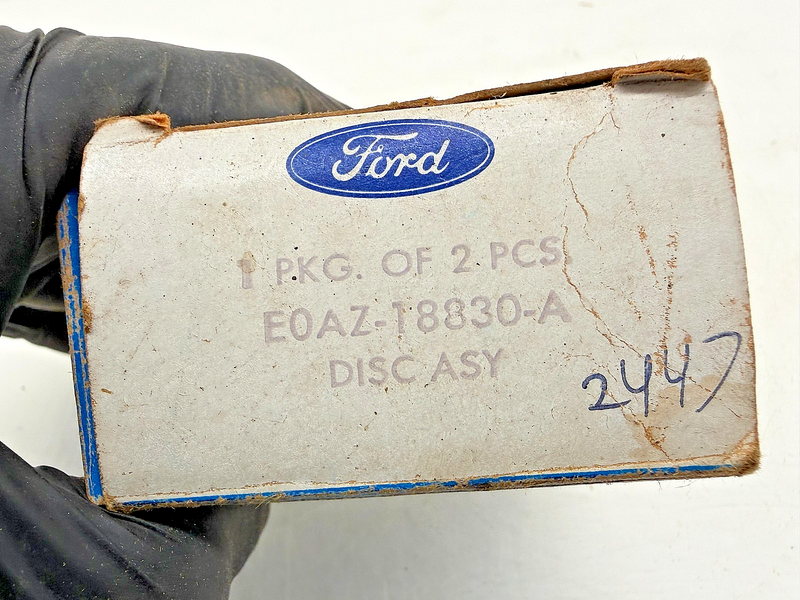 NOS 1980 - 1984 FORD THUNDERBIRD OUTER RADIO KNOBS E0AZ-18830-A C62-17